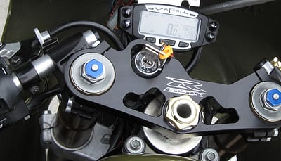 vapor trail tech gauge sv650 race bike