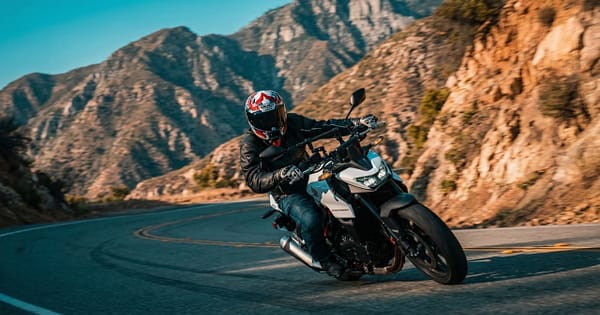 Honda Hornet 750 Cornering